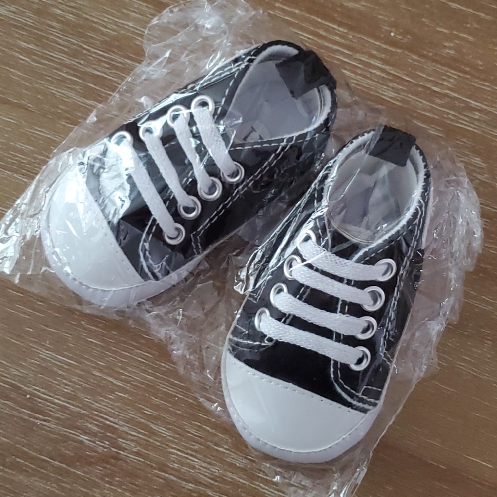 Brand new baby shoes